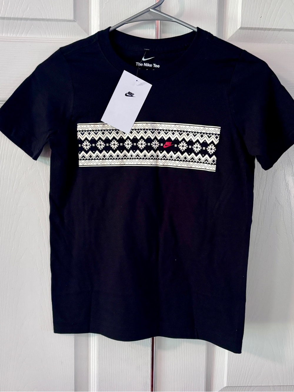 Nike Tee Black Fair Isle Graphic Print Crew Neck NWT‎ Short Sleeve T-Shirt Small